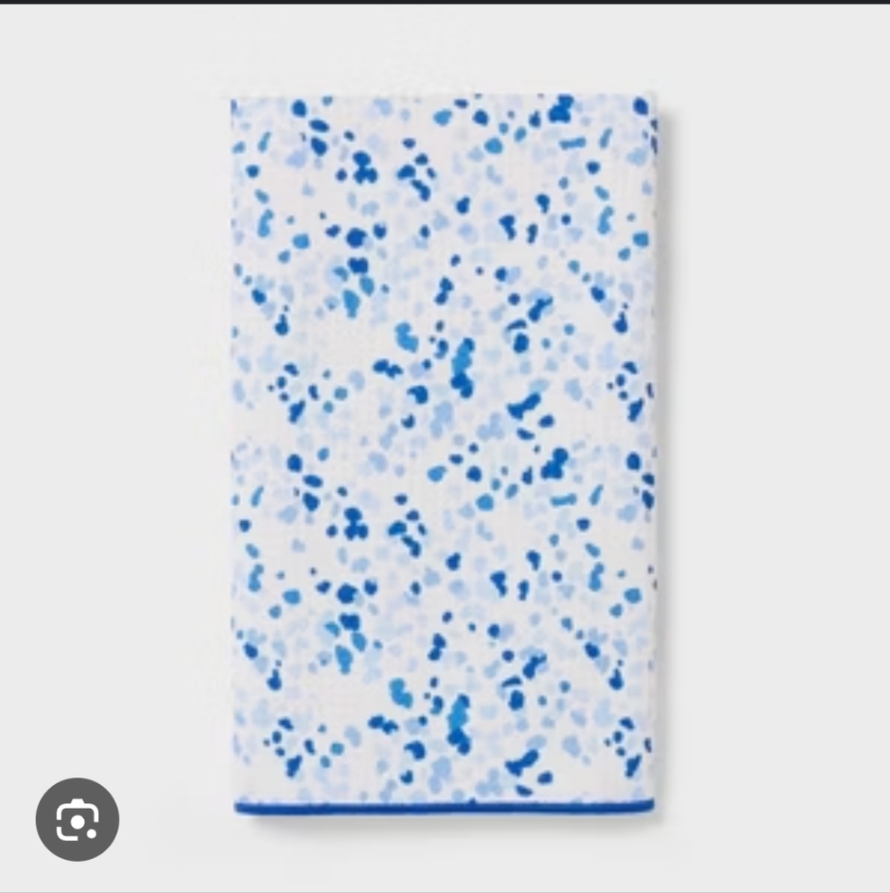 Room Essentials NWT 3pc Waffle Texture Hand Towel Set In Floral/Splatter/Hounds - Picture 4 of 10